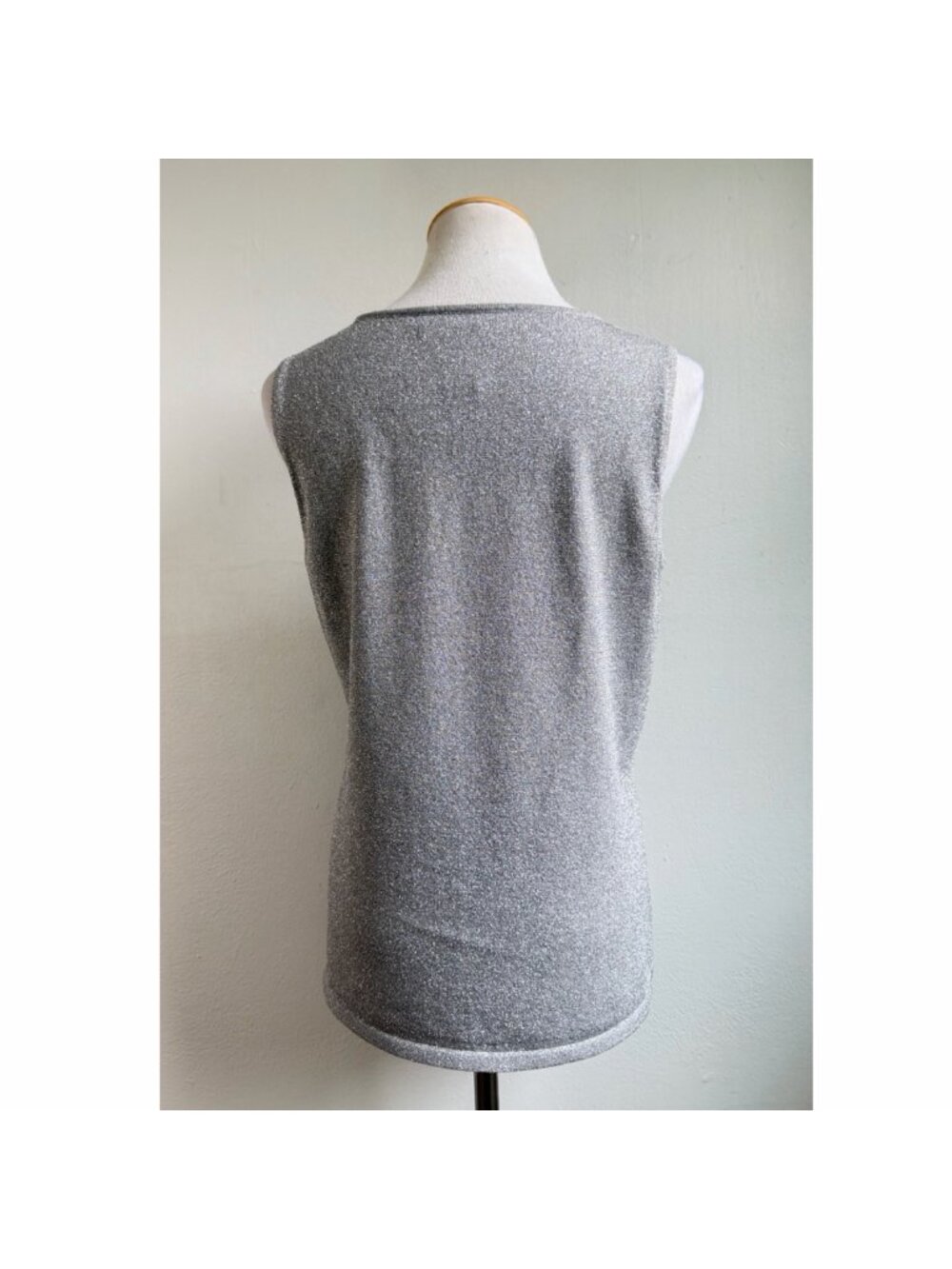 Jones New York Top Size Medium NEW Silver Metallic Knit Sleeveless Tank Shirt  B - Picture 4 of 5